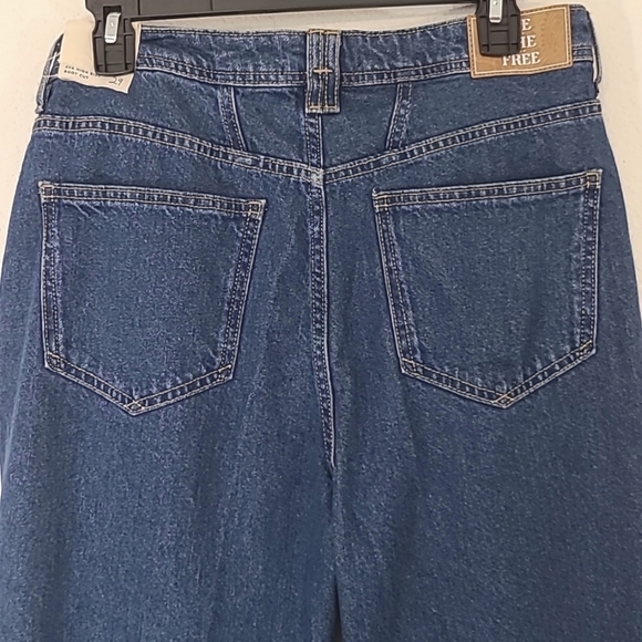 *NWT* WE THE FREE Ava High Rise Boot Cut Jeans Timeless Blue, size 29 - Picture 7 of 9
